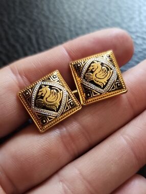 VTG Damascene Gold Tone Square Griffin Motif Cufflinks